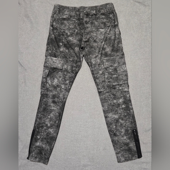 ALICE + OLIVIA Black Gray Acid Wash Cargo Pants - Picture 6 of 16